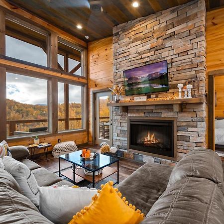 The Overlook - '21 Cabin - Gorgeous Unobstructed Views - Fire Pit Table - Gamerm - Hottub - Xbox - Lots Of Bears Gatlinburg Buitenkant foto