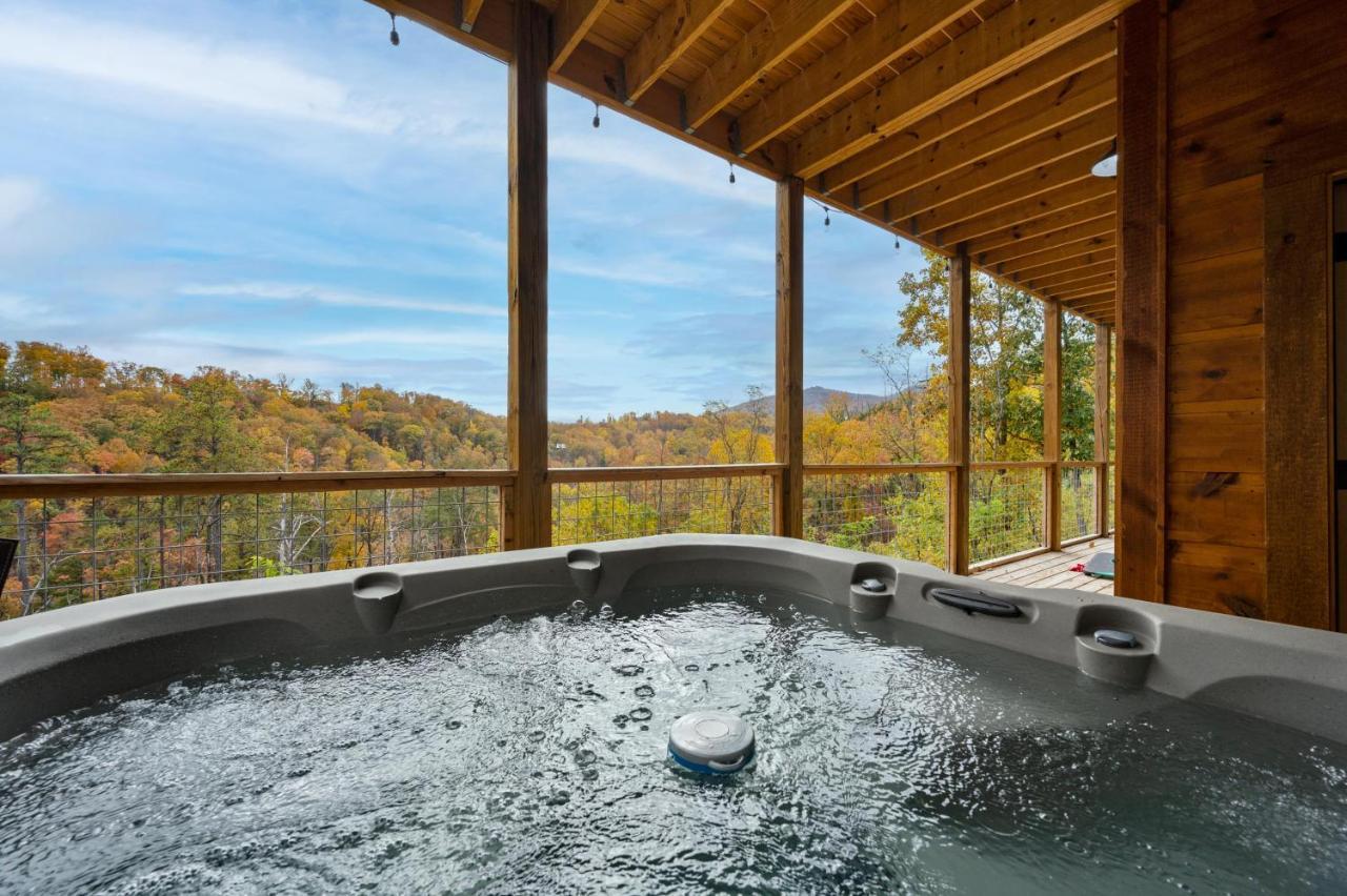 The Overlook - '21 Cabin - Gorgeous Unobstructed Views - Fire Pit Table - Gamerm - Hottub - Xbox - Lots Of Bears Gatlinburg Buitenkant foto