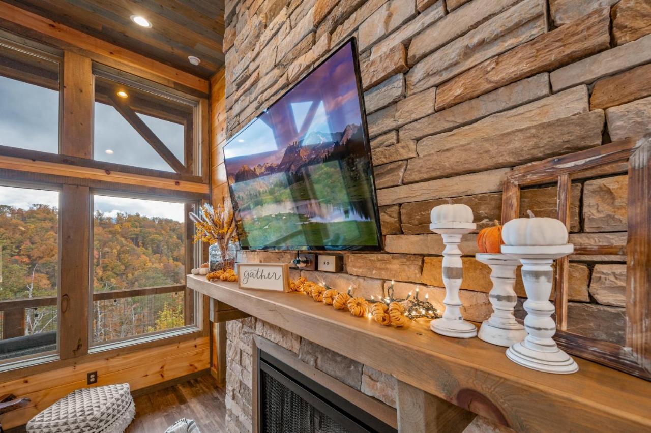 The Overlook - '21 Cabin - Gorgeous Unobstructed Views - Fire Pit Table - Gamerm - Hottub - Xbox - Lots Of Bears Gatlinburg Buitenkant foto