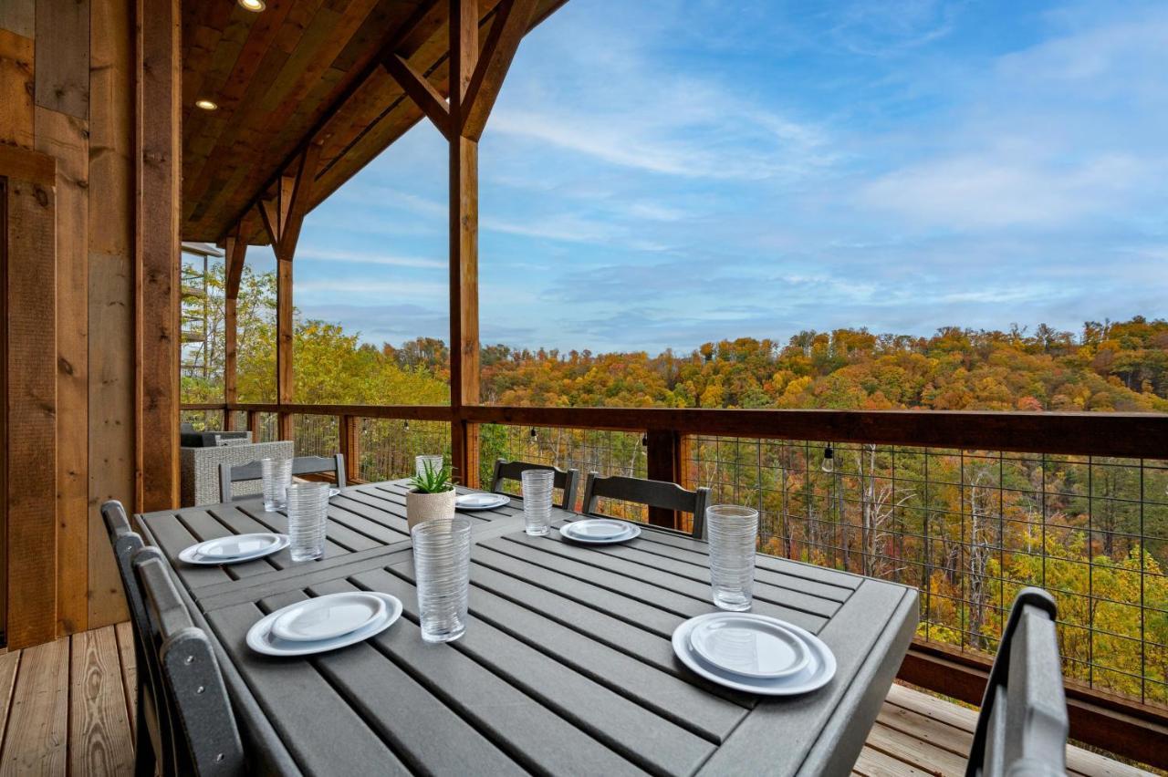 The Overlook - '21 Cabin - Gorgeous Unobstructed Views - Fire Pit Table - Gamerm - Hottub - Xbox - Lots Of Bears Gatlinburg Buitenkant foto