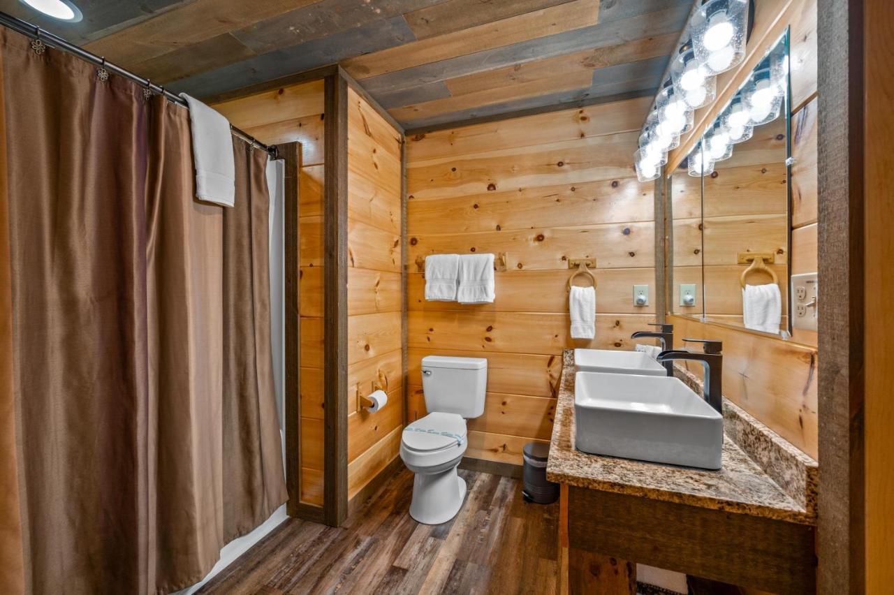 The Overlook - '21 Cabin - Gorgeous Unobstructed Views - Fire Pit Table - Gamerm - Hottub - Xbox - Lots Of Bears Gatlinburg Buitenkant foto