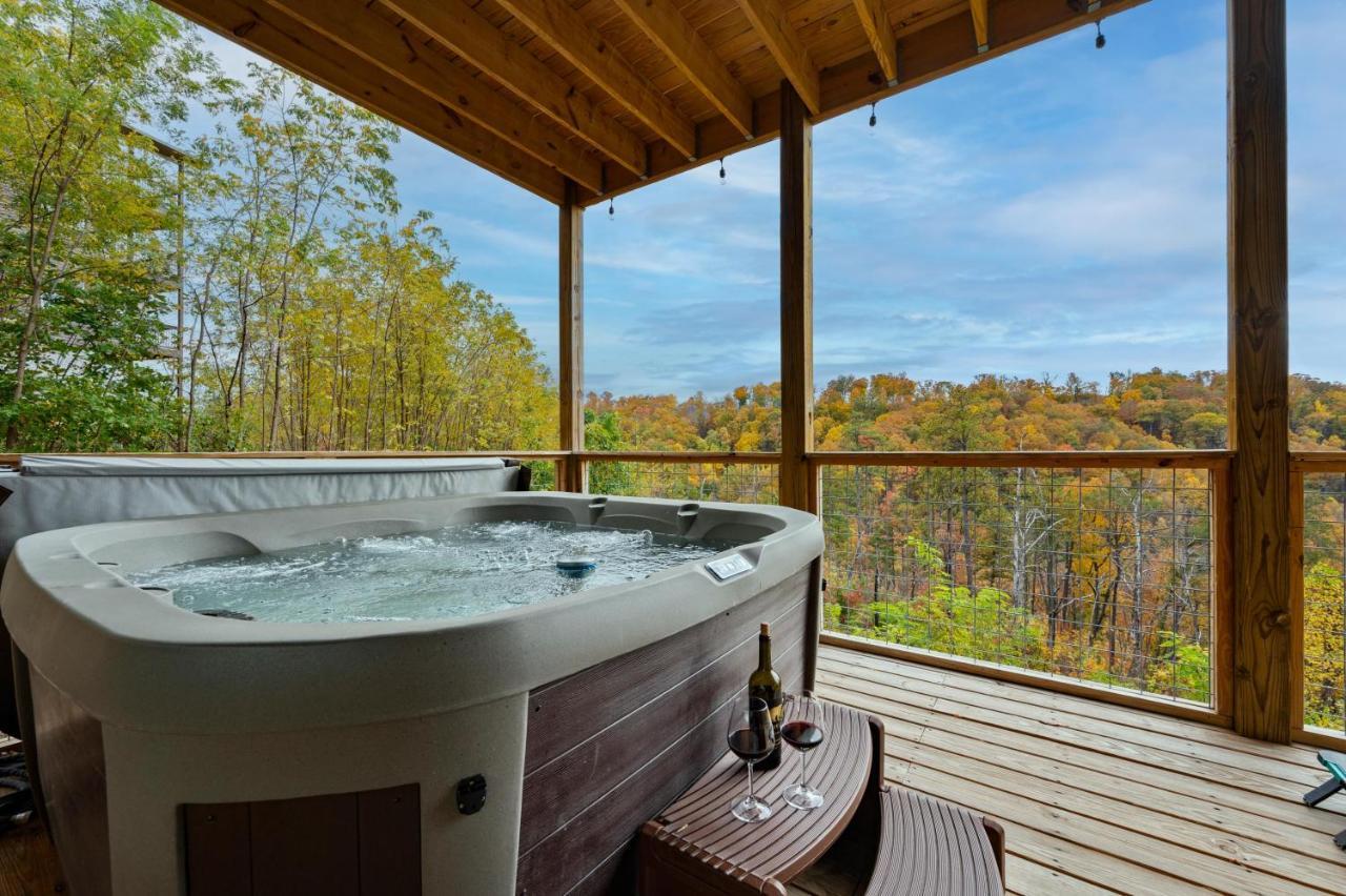 The Overlook - '21 Cabin - Gorgeous Unobstructed Views - Fire Pit Table - Gamerm - Hottub - Xbox - Lots Of Bears Gatlinburg Buitenkant foto