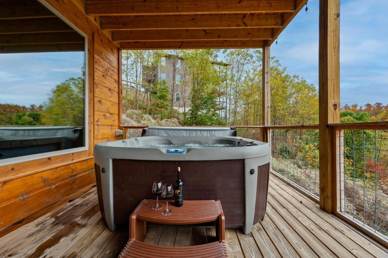 The Overlook - '21 Cabin - Gorgeous Unobstructed Views - Fire Pit Table - Gamerm - Hottub - Xbox - Lots Of Bears Gatlinburg Buitenkant foto