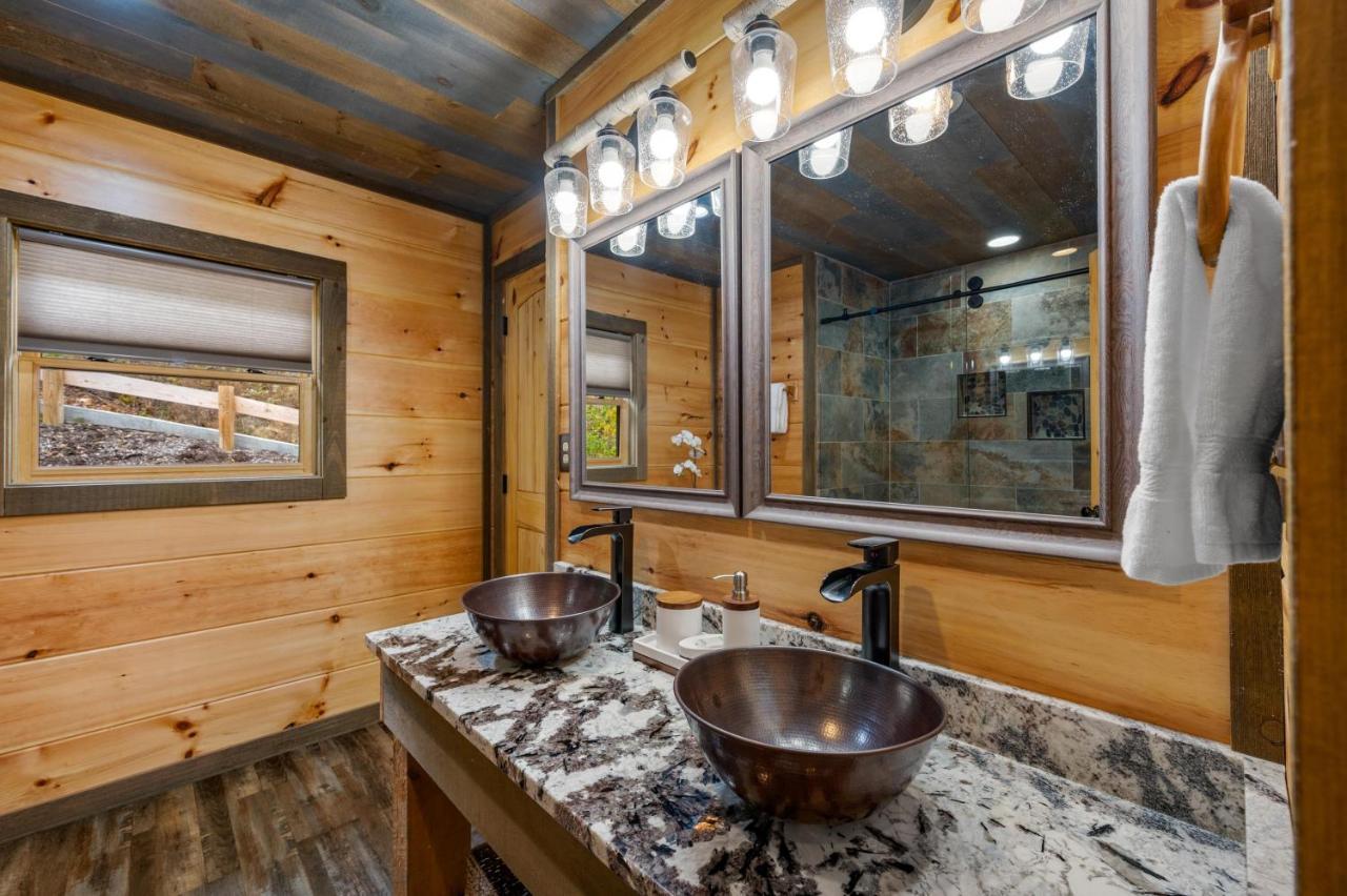 The Overlook - '21 Cabin - Gorgeous Unobstructed Views - Fire Pit Table - Gamerm - Hottub - Xbox - Lots Of Bears Gatlinburg Buitenkant foto